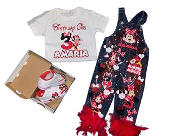 Conjunto infantil de cumpleaños con estampado de salpicaduras de pintura: camiseta y zapatos personalizados.