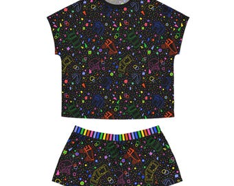 Conjunto de pijama corto colorido para mujer, ideal para relajarse y disfrutar de la pista de patinaje sobre ruedas de roller derby. Pijama acogedor y bonito.