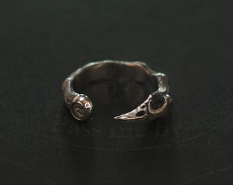 Raven Skull Ring, Dark Symbolic Crow Ring, Gothic Statement Silver Jewelry