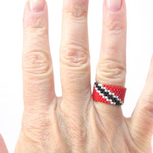 Trinidad Flag Bead Ring, South American Jewelry, International Travel Jewelry, Seed Bead Ring, Peyote Weave Jewelry