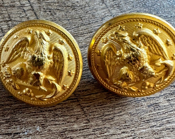 Vintage US Navy Brass Button Eagle W Anchor Rimmed With Stars Waterbury