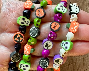 Stretchy Halloween Bracelet - Howlite Skulls with Polymer Charms - Choose Skull Color - Black White Green or Purple