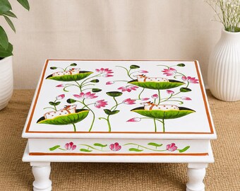 Pooja Chowki de madera pintado a mano con diseño de loto / Soporte decorativo para bajot
