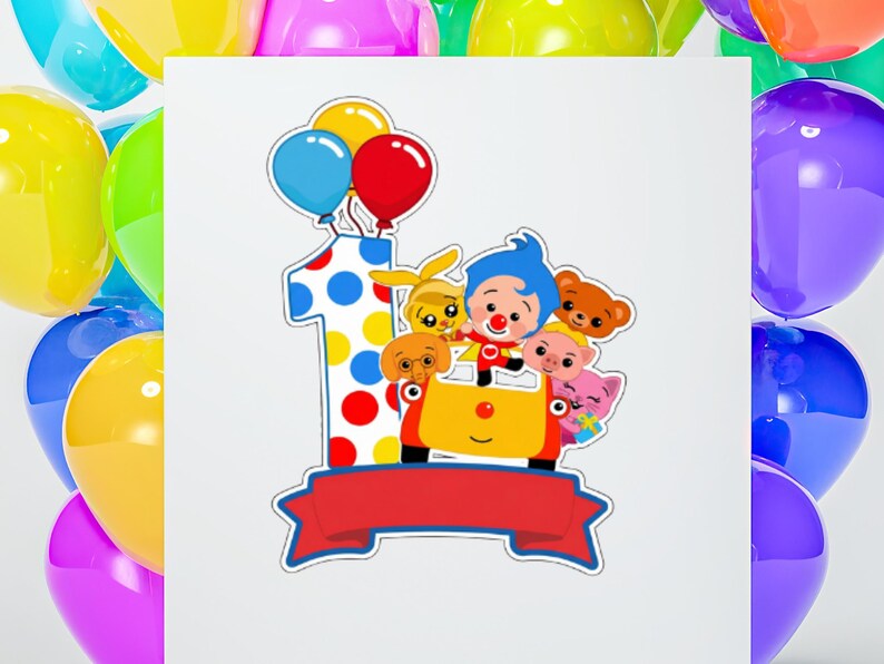 Op de afbeelding: Een kleurrijke taarttopper voor een verjaardag met het cijfer &eacute;&eacute;n, stippen, ballonnen en stripfiguren. Het ontwerp bevat een rode banner en een geel voertuig met lachende gezichten. Ballonnen in verschillende kleuren omringen de topper.
