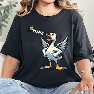 No Kings in America Duck Shirt: Funny Political Meme Tee