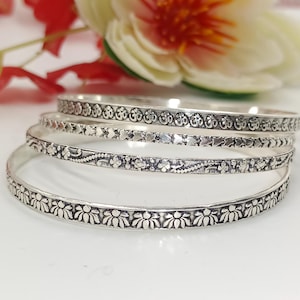 Oxidiertes Sterling Silber Blumen Armreif Set - Handgemachter indischer Schmuck