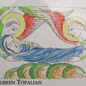 Puede incluir: Pintura acuarela de una mujer acostada con dos ángeles con alas sobre ella. La mujer lleva una túnica azul y tiene el pelo largo y castaño. Los ángeles llevan túnicas verdes y blancas y tienen halos amarillos. La pintura está sobre un fondo blanco con un borde verde y marrón.