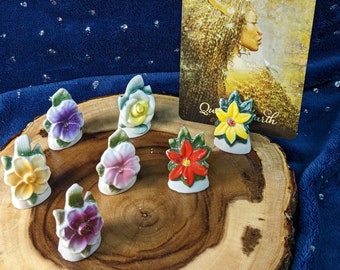 Ceramic Tarot Card Display - Vintage Style - Treasures - Witchy Tools - Altar Accessories - Ritual Ceremonial Accoutrements