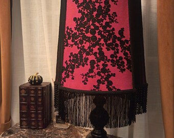 Handcrafted satin lampshade in rust and black lace - Chic baroque lamp - Handmade lampshade - Elegant decoration - Unique piece