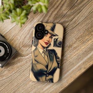 Vintage Camera Phone Case: Retro Tech Accessory, Photographer Gift