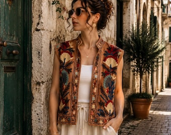 Chaleco Suzani indio / Chaleco de algodón bordado estilo boho hecho a mano, chaleco floral vintage