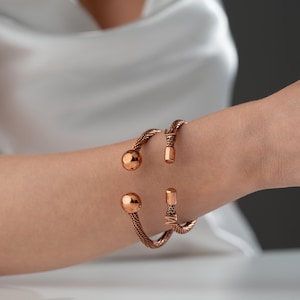 Pure Copper Cuff Bracelet, Solid Copper Therapy Bracelet, Tensor copper Bracelet Spiral copper bangle, Healing Copper Cuff, Mothers Day gift