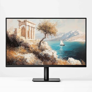 Puede incluir: Un monitor de ordenador negro que muestra una pintura de paisaje. La pintura representa ruinas antiguas con columnas blancas, un &aacute;rbol, un velero en agua azul y monta&ntilde;as nevadas. El monitor est&aacute; sobre un soporte negro.