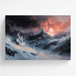 Könnte beinhalten: Ölgemälde einer dramatischen Berglandschaft. Schneebedeckte Gipfel erheben sich vor einem feurigen orange-roten Himmel, mit dunklen Wolken, die darüber wirbeln. Das Kunstwerk weckt ein Gefühl des Erstaunens und der Kraft der Natur.