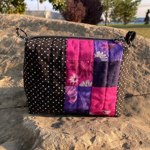 Pochette carrée, trousse de toilette ou trousse de création