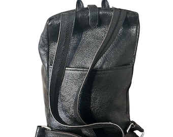 black mini flap backpack vey]Mini Flap Backpack (Black)
