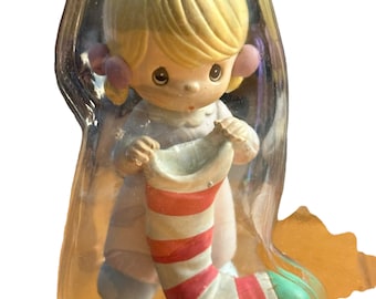 1995 Enesco Precious Moments Girl Christmas Figurine, New in Package
