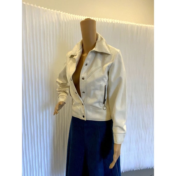DINAHIDE VINTAGE WHITE Faux Leather 1960s Snap Up… - image 5