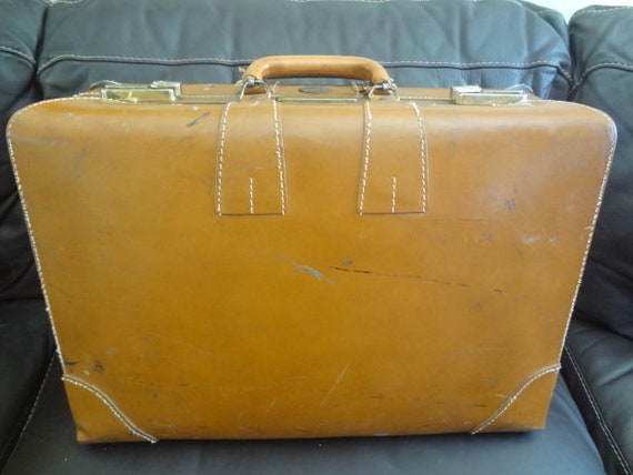 tommy traveler luggage