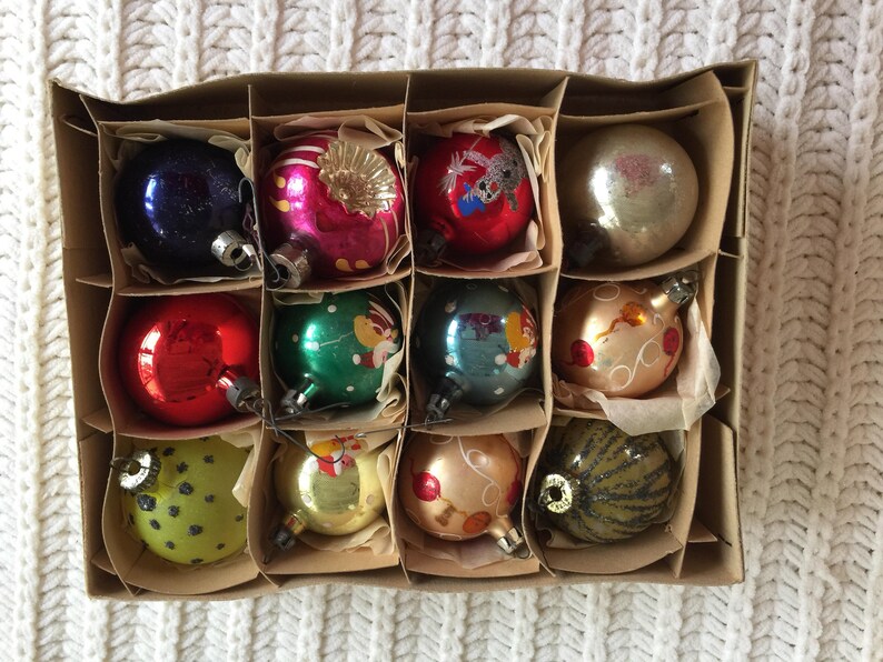Vintage Boxed Set of 12 Germany Vhristmas Ornaments in Santa box mica /& indents included