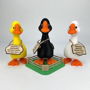 Emotional Support Goose | Tri-Color Round Desk Buddy with Hanging Wooden Sign & Faux Grass Base | Funny Cute Gift for Goose Lovers Decor