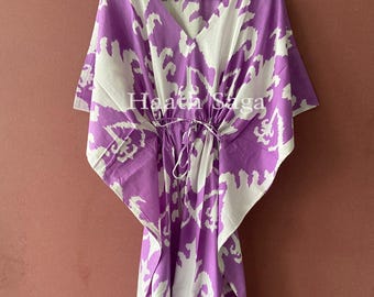 Vestido caftán de algodón con estampado indio en bloques y estampado floral morado para embarazadas.