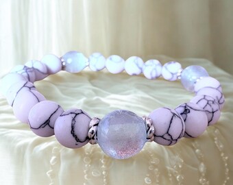 Pulsera mixta con cuentas de howlita blanca y cristal azul de 8 mm – Joyería hecha a mano – Piedra natural relajante – Regalo elegante