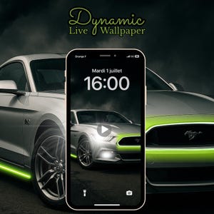 Peut inclure: Un smartphone affiche un fond d'écran dynamique avec une voiture argentée et des accents néon verts. L'écran du téléphone affiche la date et l'heure. Le texte "Dynamic Live Wallpaper" est en vert.