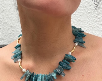 Raw Apatite Necklace, Blue Crystal Choker, Pearl & Gold Boho Jewelry, Natural Stone Gift for Her, Handmade Statement Necklace