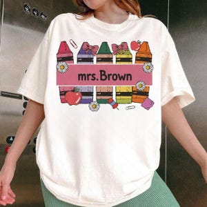 Retro Crayon Teacher Name Custom Design, Custom Name Of Teacher Png, Back To School Teacher Shirt Design, First Day School Png Sublimation