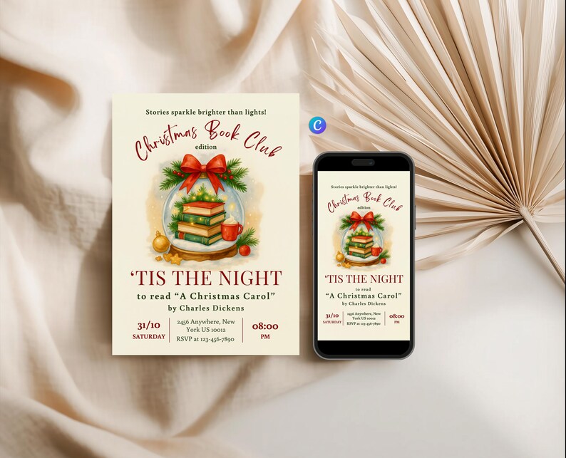 Może przedstawiać: Zaproszenie do Klubu Książki Bożonarodzeniowej z tekstem "'Tis the Night to read 'A Christmas Carol' by Charles Dickens." Projekt zawiera kulę śnieżną z książkami, czerwoną kokardę i złote akcenty. Smartfon wyświetla to samo zaproszenie.