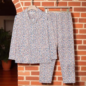 Wildflower Print Long Sleeve Pajama Set: Women&#39;s Cozy Loungewear