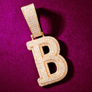 Collar con colgante de letra brillante personalizado: estilo hip hop con detalles helados.