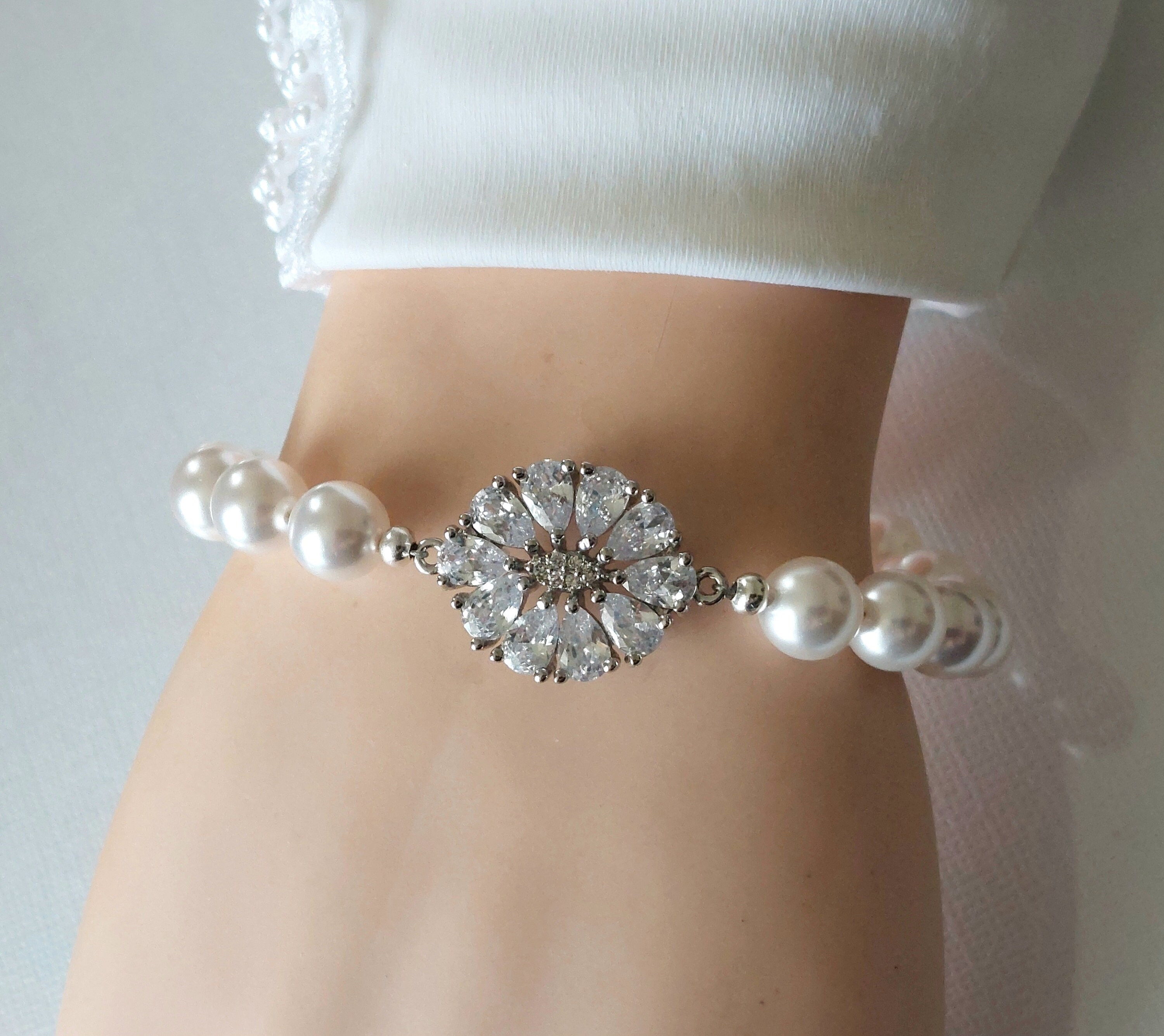 ブレスレット SCUDO  White Ice Pearl Beads Bracelet IMG_5480.JPG?v=1457117658