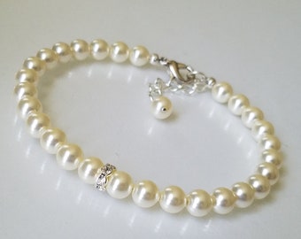 Pearl Wedding Bracelet, Swarovski Ivory Pearl Bridal Bracelet, Dainty Pearl Bracelet, One Strand Pearl Bracelet, Bridal Bridesmaids Jewelry