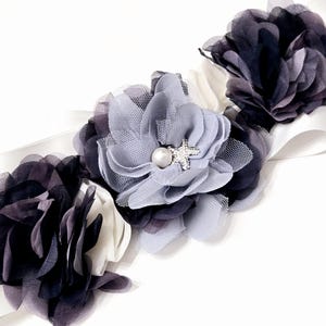 Gray White Beach Wedding Sash, Bridal Gray Floral Dress Sash, Dark Grey Rustic Dess Belt, Flower Girl Wedding Sash Wedding Bridal Dress Sash