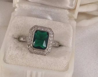 Art Deco Style Emerald Cut Green & Moissanite 925 Sterling Silver Beautiful Vintage Engagement Ring
