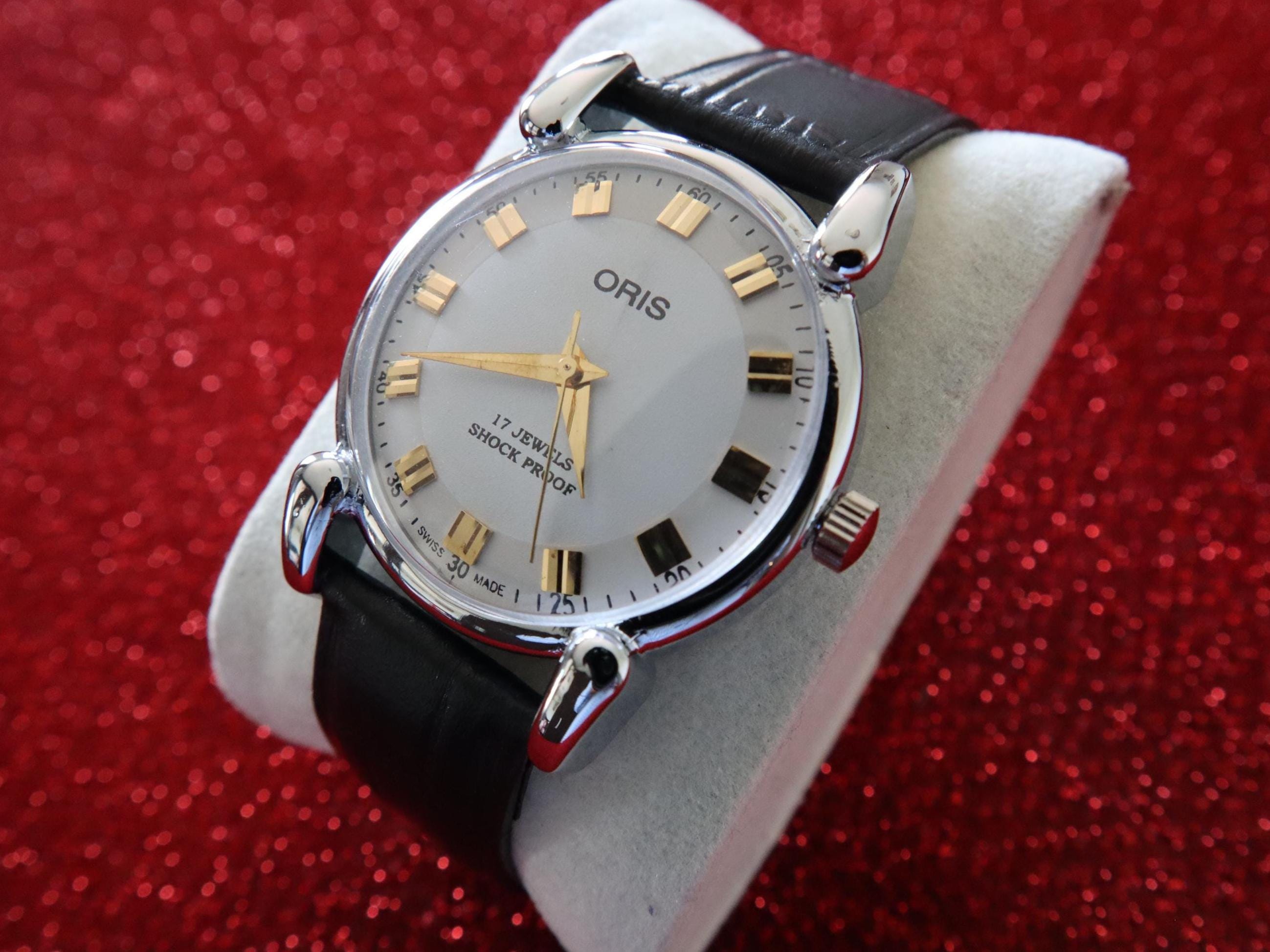 Vintage Oris AM044 Swiss-made, professionally refurbished: 17‑jewel manual-wind movement,Red Dial
