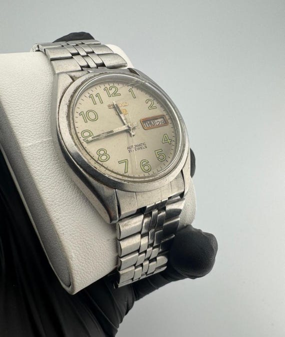 Seiko 5 Automatic 21 Jewels- Vintage Wrist Watch - Made in Japan