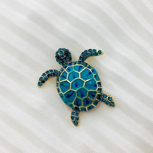 Turquoise blue enameled turtle brooch with gold rhinestones – Elegant marine costume jewelry, vintage style