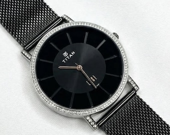 Reloj Titan para hombre, color negro, bisel de cristal, diamante y moissanita cultivados en laboratorio.