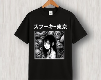 Gruseliges Tokyo Pink Manga T-Shirt | Japanisches Horror-Mädchen-T-Stück | Gruselige Monster im Junji Ito Stil | Weiches Pastel Goth Anime Shirt
