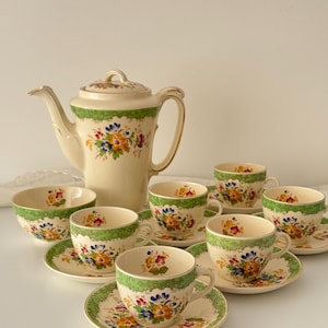 Juego de té antiguo Burleigh Ware de 14 piezas, estilo Tudor Balmoral, diseño floral verde, década de 1930, Staffordshire, Inglaterra.