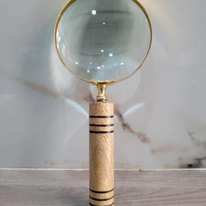 Handlupe mit Holzgriff im Vintage-Stil | Messing-Finish | Antikes Decor & Schreibtisch Accessoire