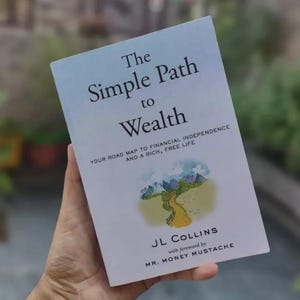 El camino sencillo hacia la riqueza de J.L. Collins: Tu guía hacia la independencia financiera y una vida plena y libre (Producto digital)