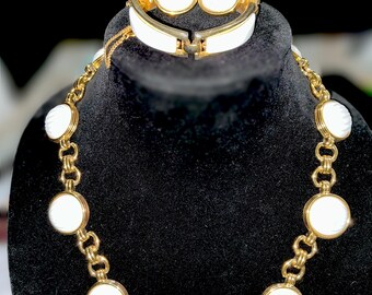1980s vintage Monet 3-piece jewelry bundle white ribbed “Nautilus” cabochon in goldtone.
