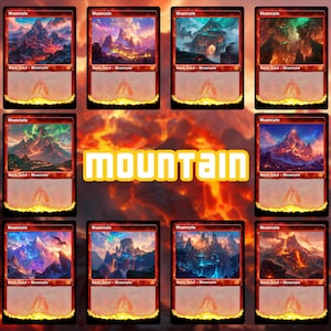 Può includere: Nove carte "Montagna" di Magic: The Gathering con varie illustrazioni di paesaggi fantasy. Ogni carta presenta una scena di montagna unica in colori vivaci, con la parola "Montagna" in alto e un simbolo mana in basso.