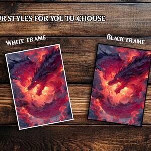 Pu&ograve; includere: Due stampe artistiche incorniciate con un'illustrazione di un drago nei toni del rosso, viola e arancione. Una stampa ha una cornice bianca, l'altra una cornice nera. Il testo "FOUR STYLES FOR YOU TO CHOOSE" &egrave; in alto.