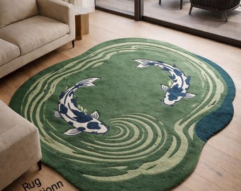 Handgetufteter Wollteppich in Koi-Fisch-Optik, Grüner Teppich in unregelmäßiger Form, künstlerisches Designer-Dekor