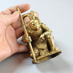 Brass Monkey King Figurine: Antique-Style Chinese Mythology Decor